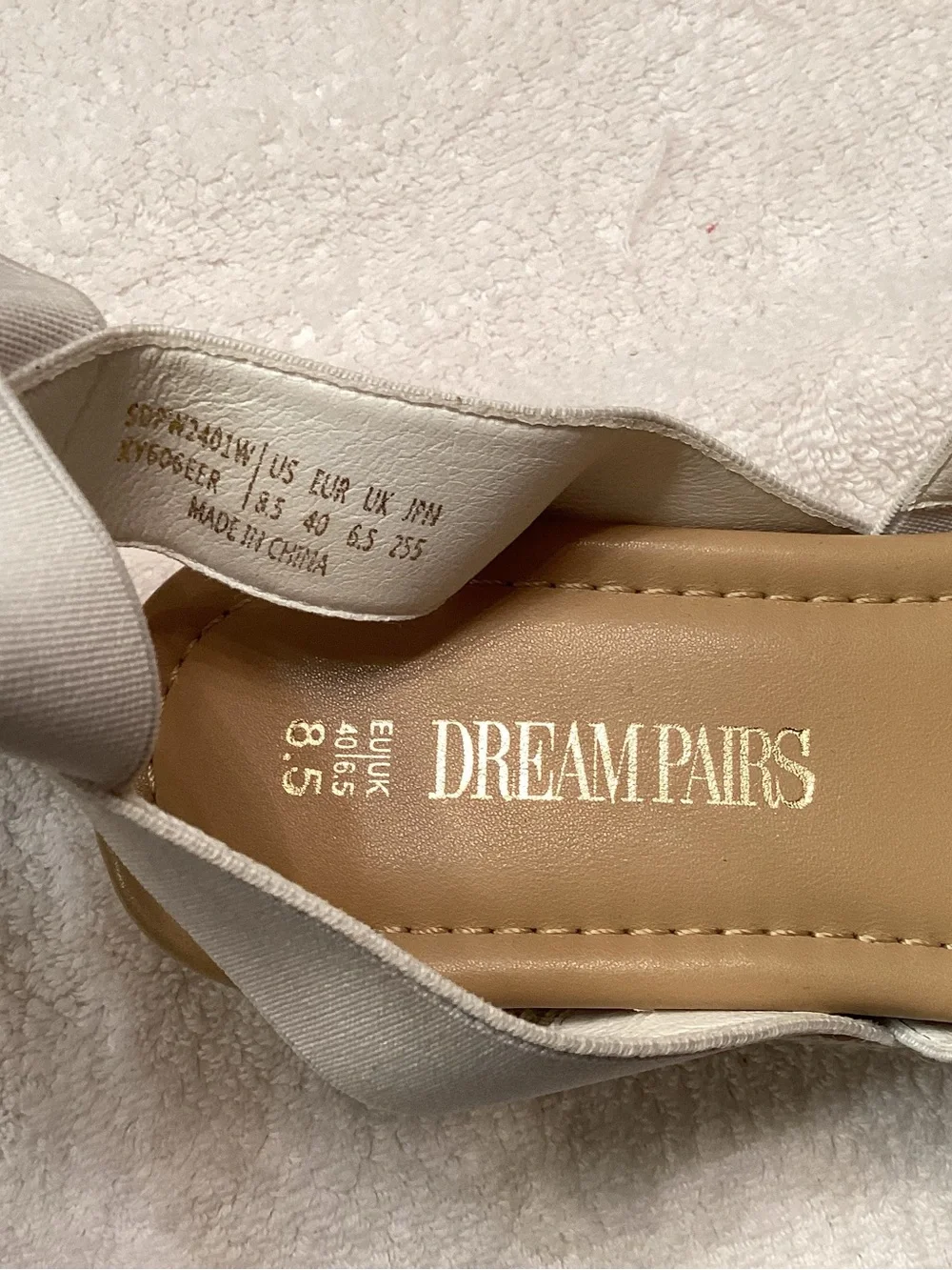 Dream Pairs stylish white